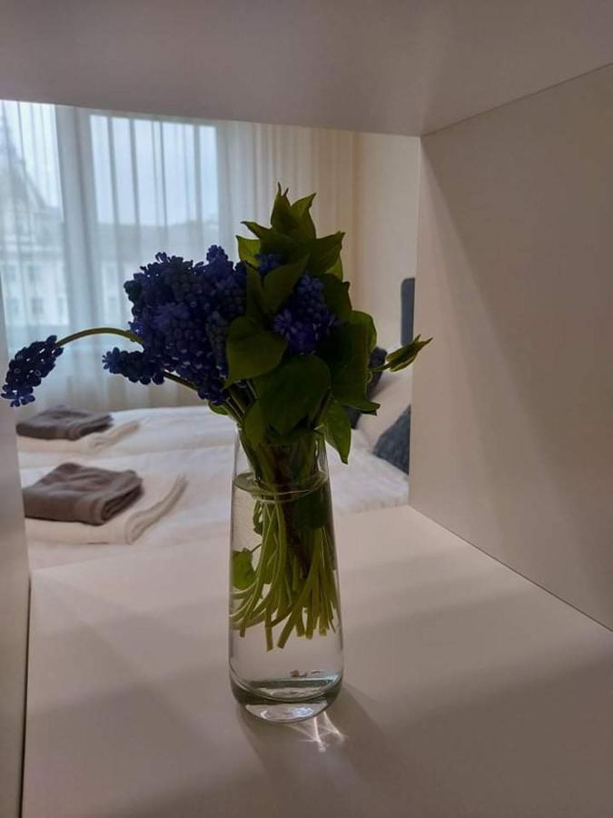 Alfoeldi Palace Apartman เดเบรตเซน ภายนอก รูปภาพ