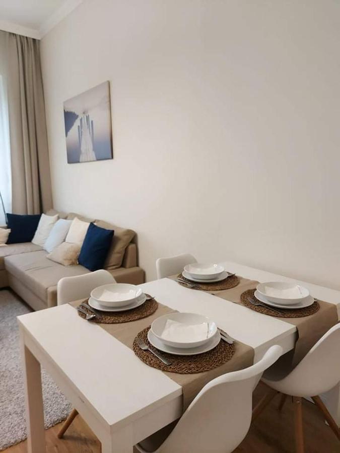 Alfoeldi Palace Apartman เดเบรตเซน ภายนอก รูปภาพ