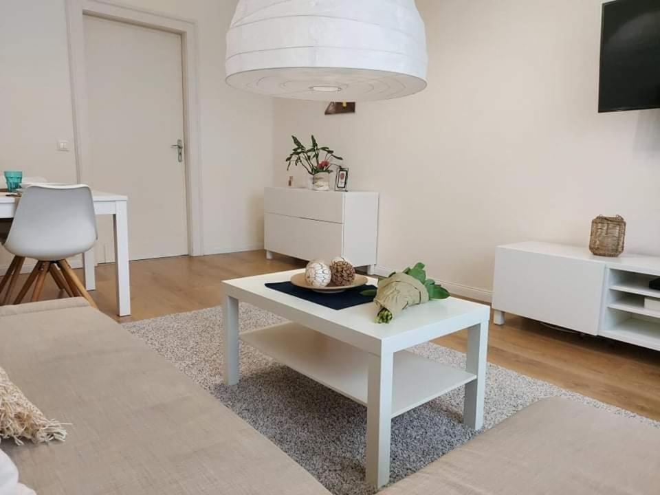 Alfoeldi Palace Apartman เดเบรตเซน ภายนอก รูปภาพ