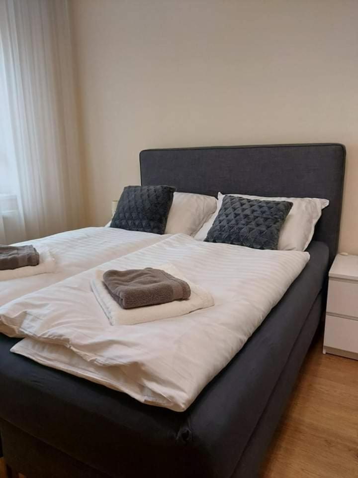 Alfoeldi Palace Apartman เดเบรตเซน ภายนอก รูปภาพ