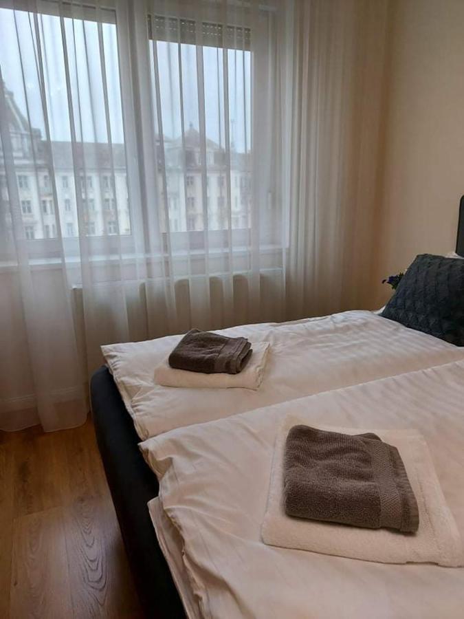 Alfoeldi Palace Apartman เดเบรตเซน ภายนอก รูปภาพ