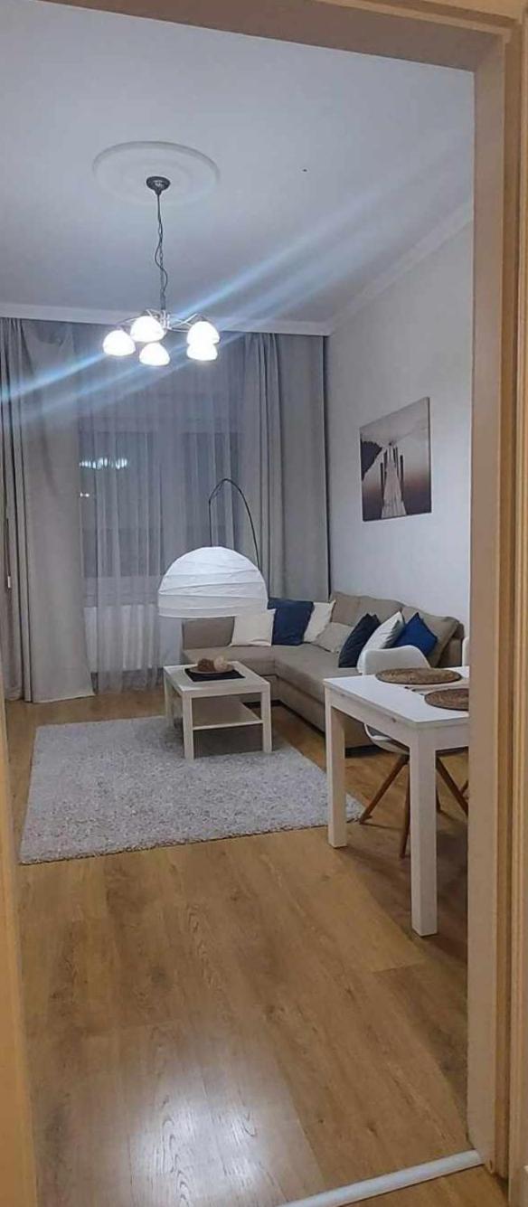Alfoeldi Palace Apartman เดเบรตเซน ภายนอก รูปภาพ