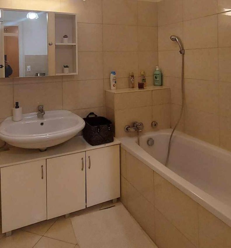 Alfoeldi Palace Apartman เดเบรตเซน ภายนอก รูปภาพ