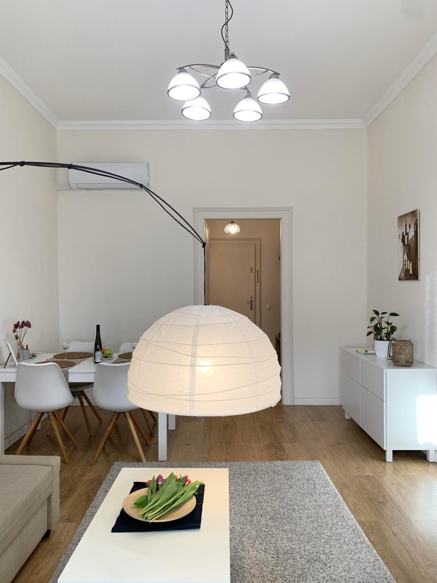 Alfoeldi Palace Apartman เดเบรตเซน ภายนอก รูปภาพ