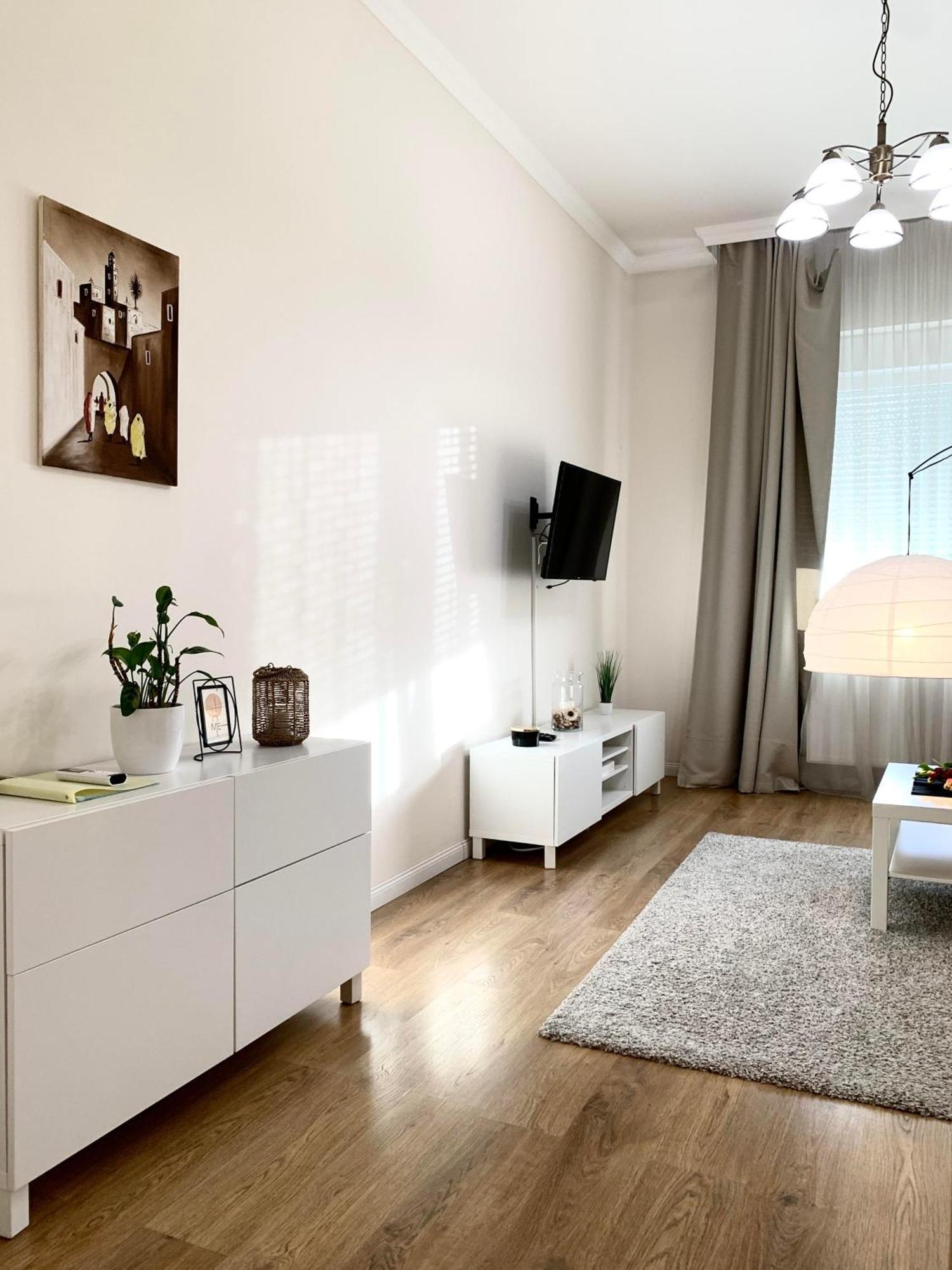 Alfoeldi Palace Apartman เดเบรตเซน ภายนอก รูปภาพ